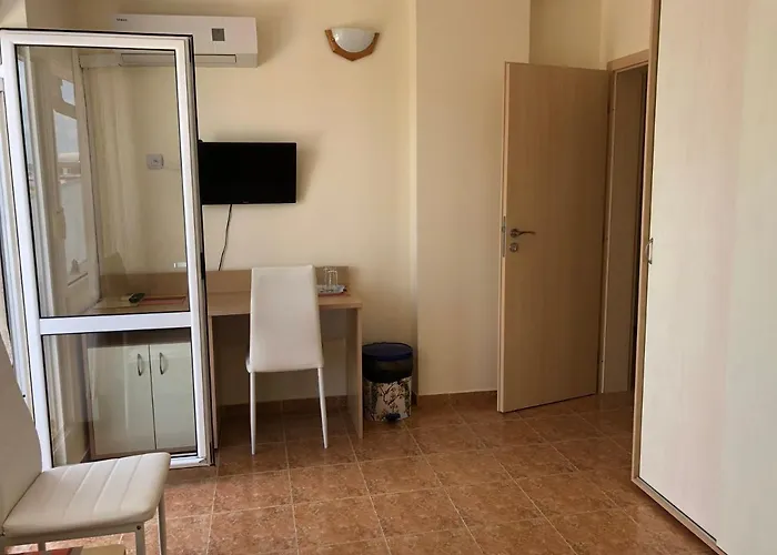 Borko Πανσιόν 2*